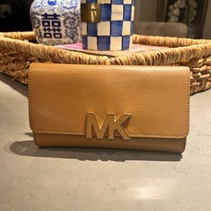 Caramel Michael Kors Large Wallet